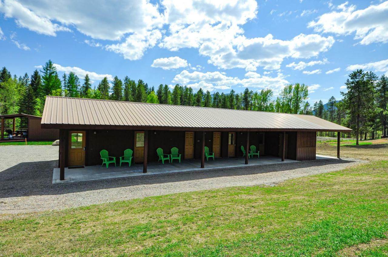 Glacier Homestead Coram Exterior foto